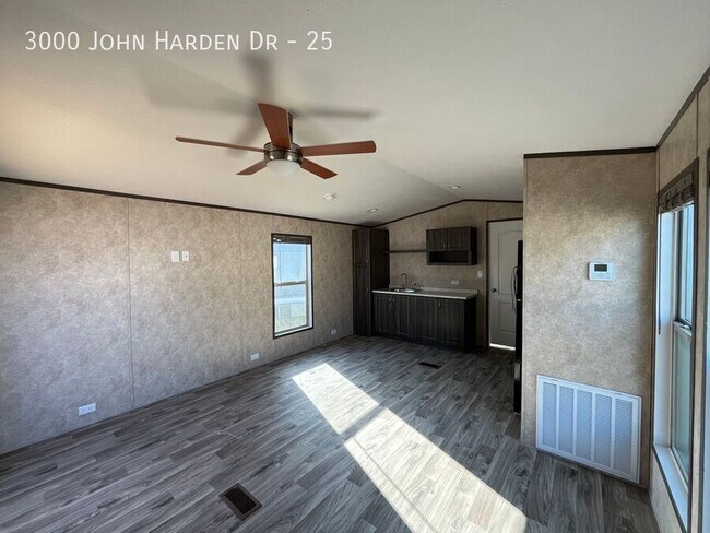 Building Photo - 3000 John Harden Dr