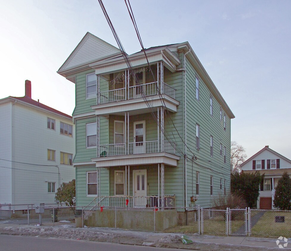 Building Photo - 37 Hamlet St