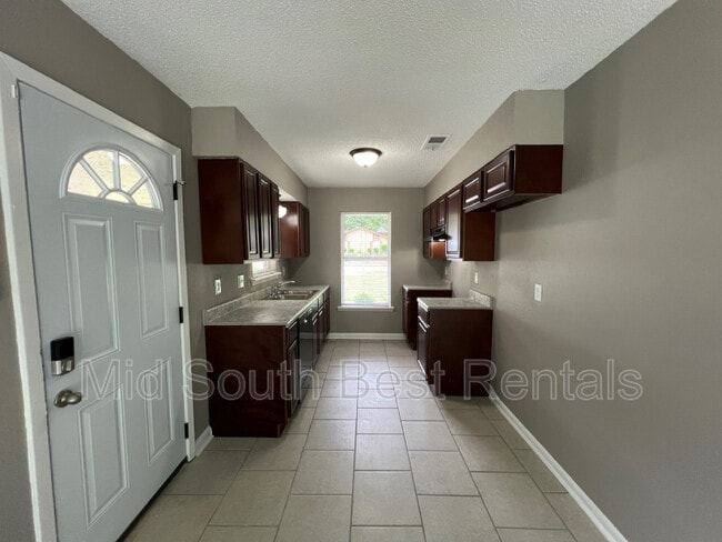 Building Photo - 5206 Corkwood Dr