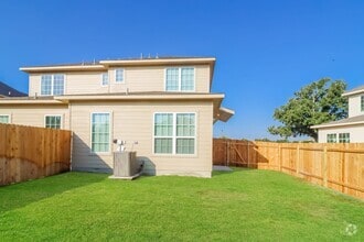 Building Photo - 467 Northwood Dr