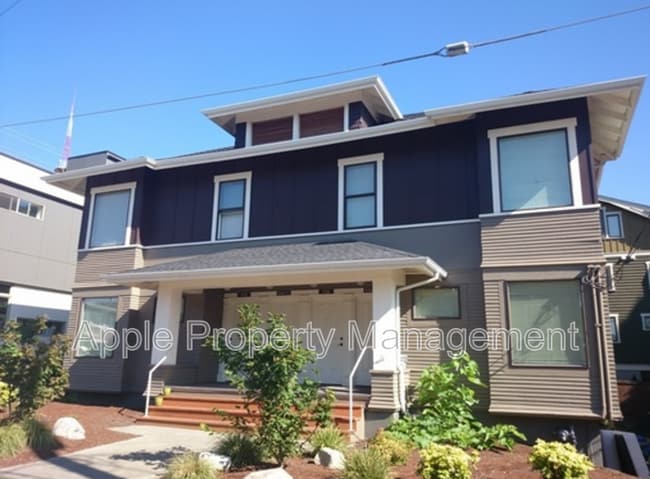 Building Photo - 556 1/2 Prospect St.