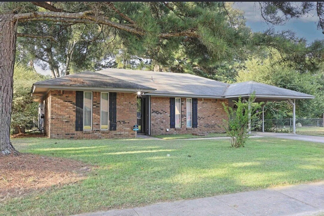 Primary Photo - 5518 W 20th Ave