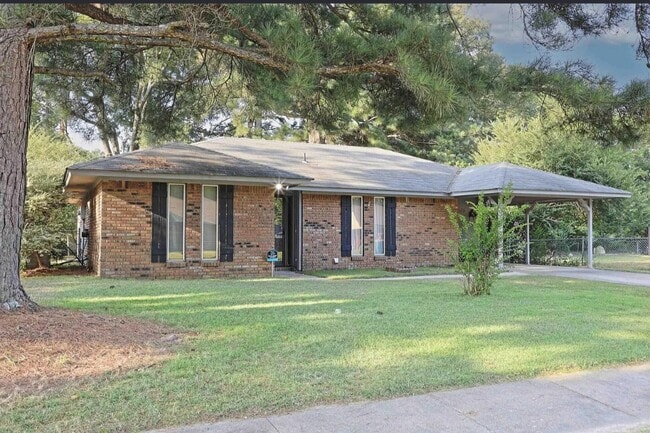 Building Photo - 5518 W 20th Ave