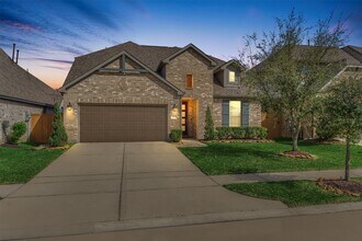Building Photo - 15846 Weston Ridge Dr
