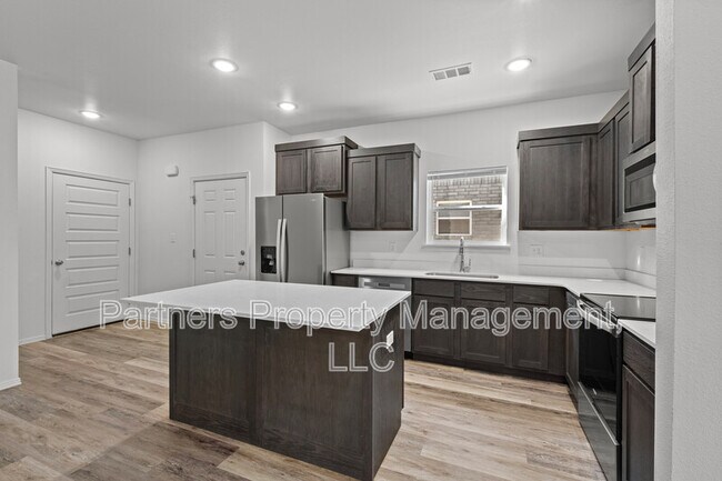 Photo - 777 S Benchmark Ln Townhome