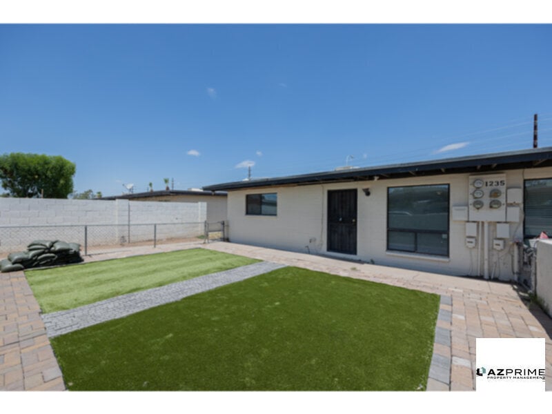 Foto principal - $500 OFF FIRST MONTH'S RENT MOVE IN SPECIAL! Introducing this Comfortable 2/1 Tempe Duplex!