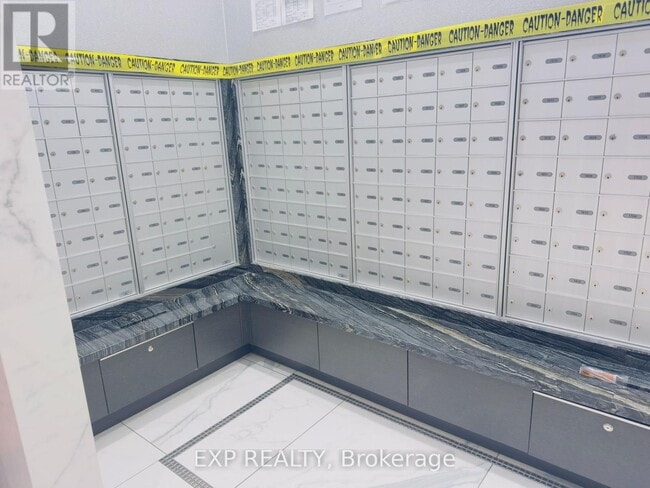 Building Photo - 3700 Hwy 7 W