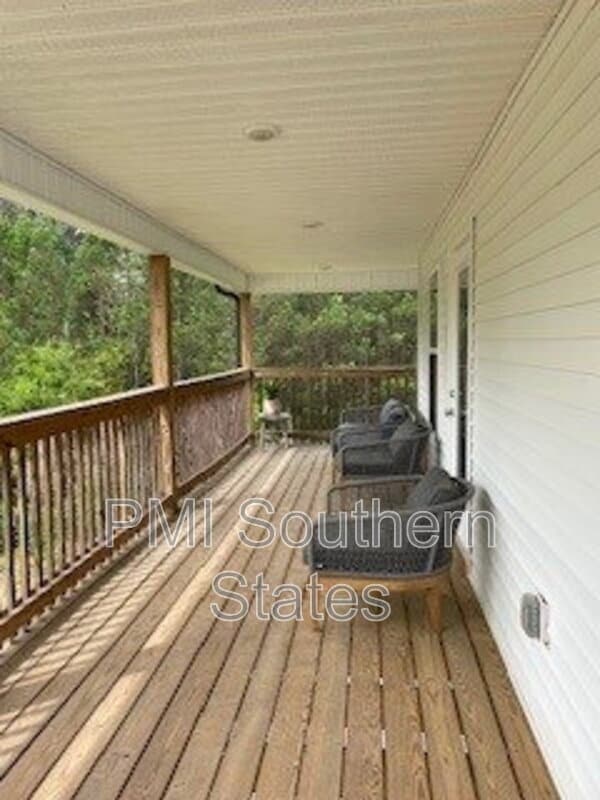 Building Photo - 401 Albus Dr
