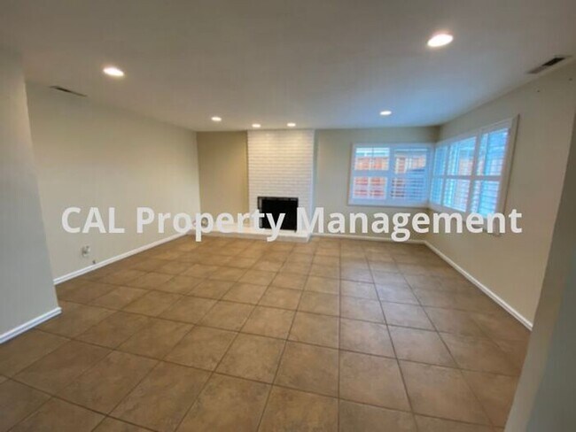 Foto del edificio - 3 Bedroom and 3 Bathroom located in North ...