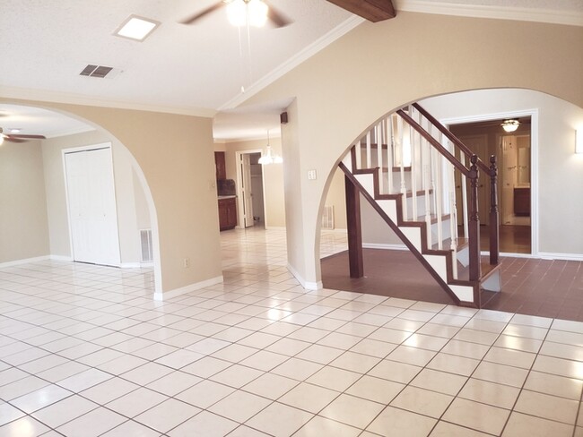 Building Photo - 2217 Rockwood Dr