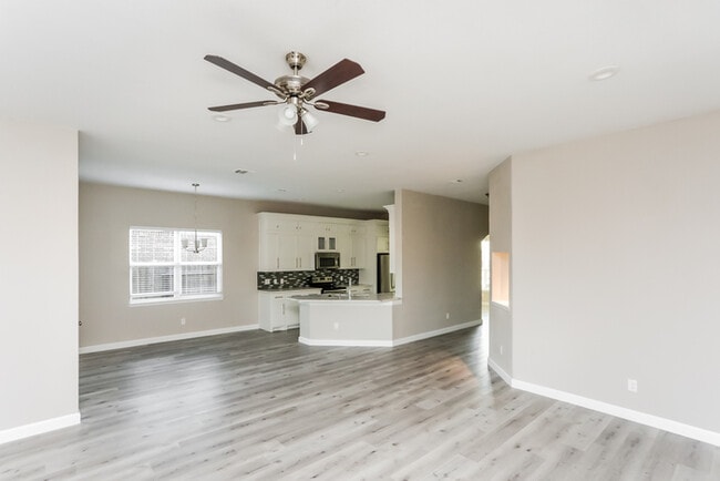 Foto del edificio - 721 Shady Meadow Ln