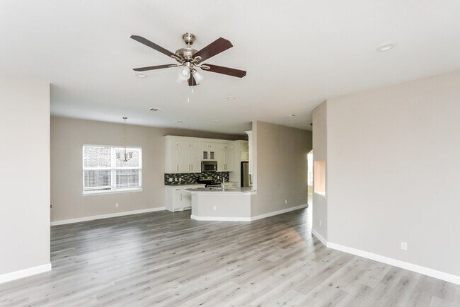 Foto del edificio - Bright Single-Story Brick Home