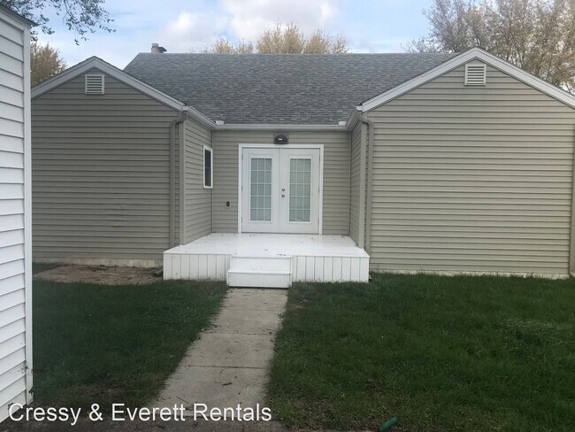 Building Photo - 3 br, 3 bath House - 1324 Cedar St