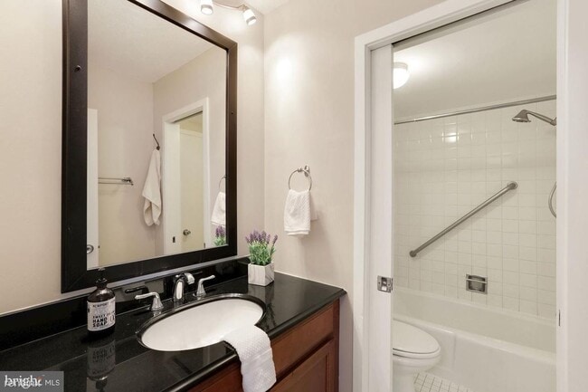 Building Photo - 4515 Willard Ave