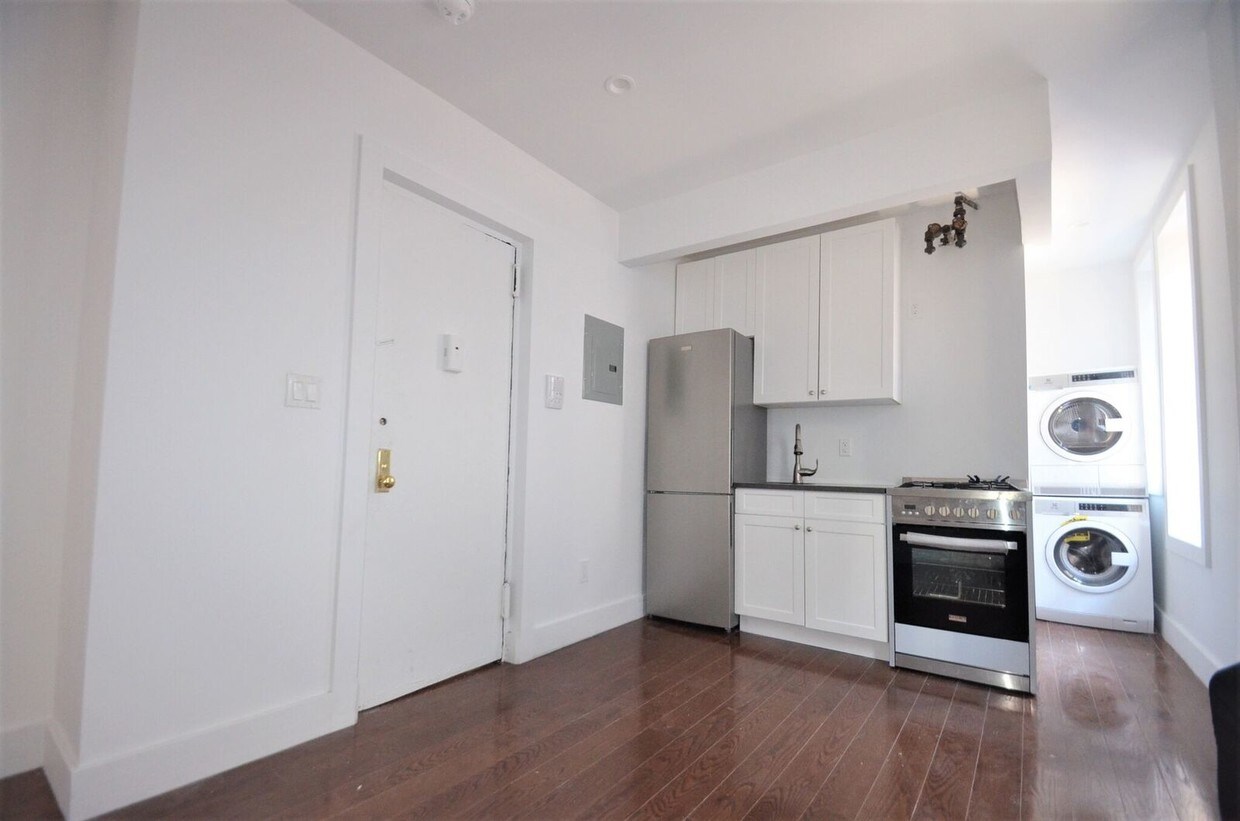 Primary Photo - 1478 Amsterdam Ave