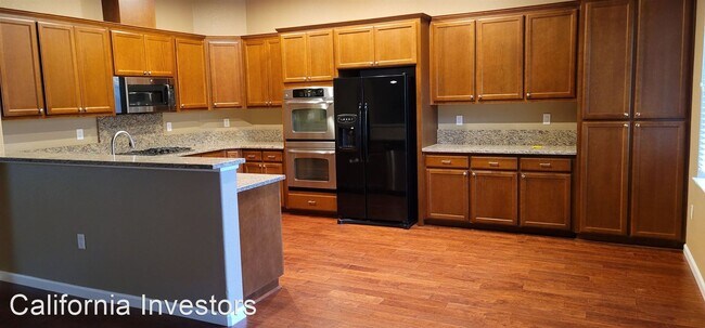 Foto del edificio - 3 br, 2 bath House - 1660 Flora Way