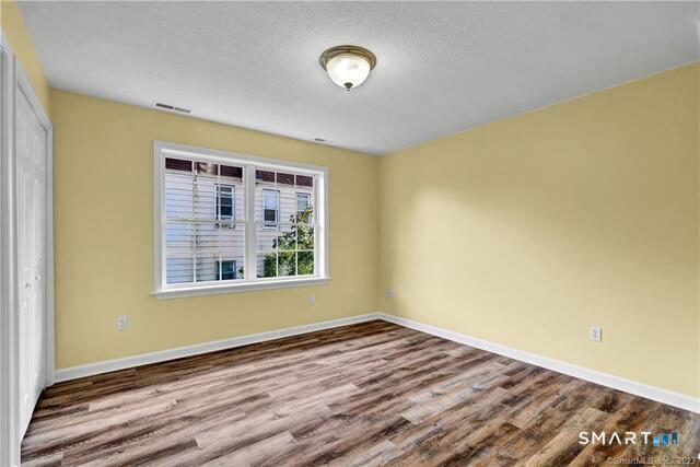 Building Photo - 220 Alder St