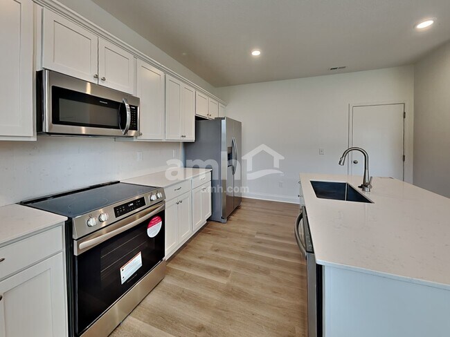 Foto del edificio - 419 Golden Maple Pl