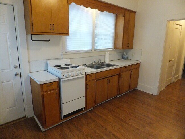 Cocina - 1401 University Ave