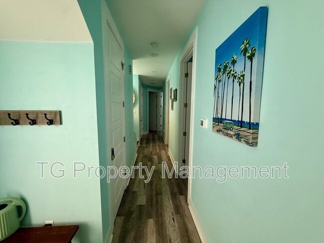 Building Photo - 514 2nd St S
