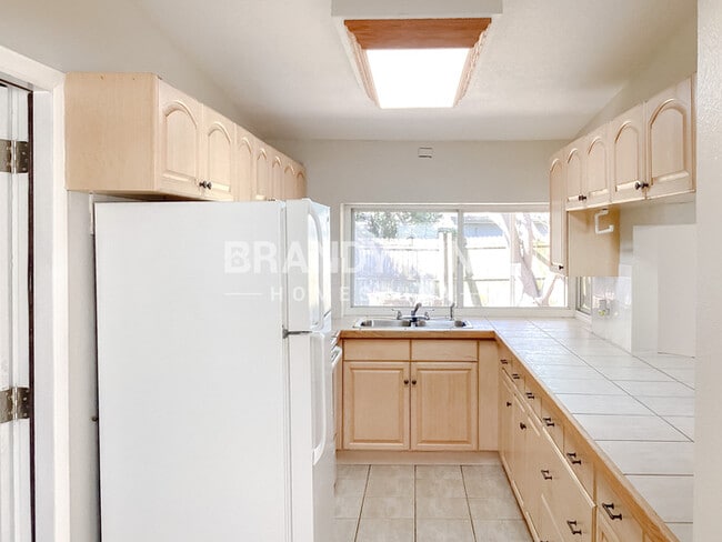 Foto del edificio - 3535 Devonshire Dr