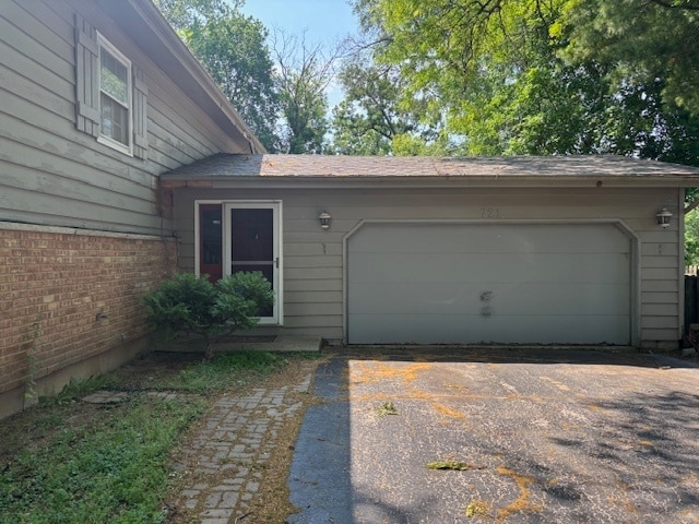 Building Photo - 721 S Vista Dr