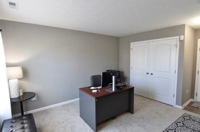 Garage to office/den - 5804 Hayden Run Blvd