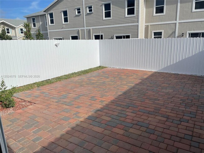 Foto del edificio - 906 SE 17th St