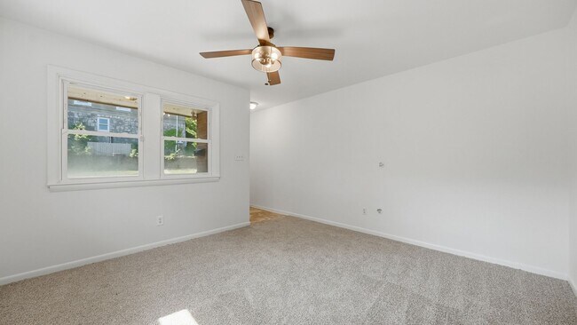 Foto del edificio - 955 E 5th St