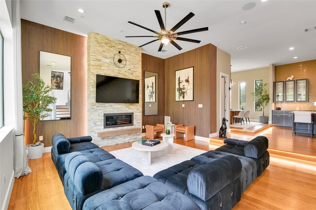 Building Photo - 1411 Hickory St