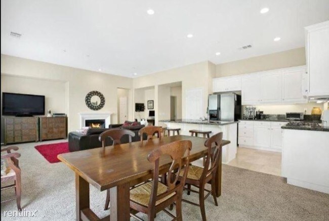 Building Photo - 3 br, 2 bath House - 632 Beach St