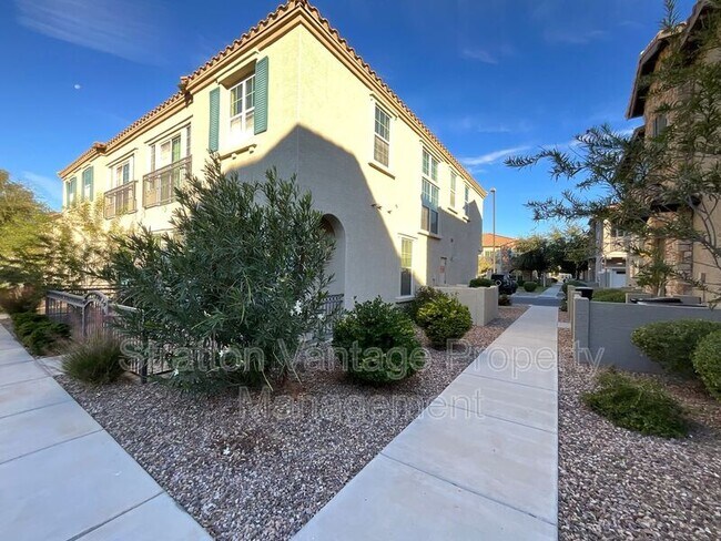 Foto del edificio - 4709 E Portola Valley Dr