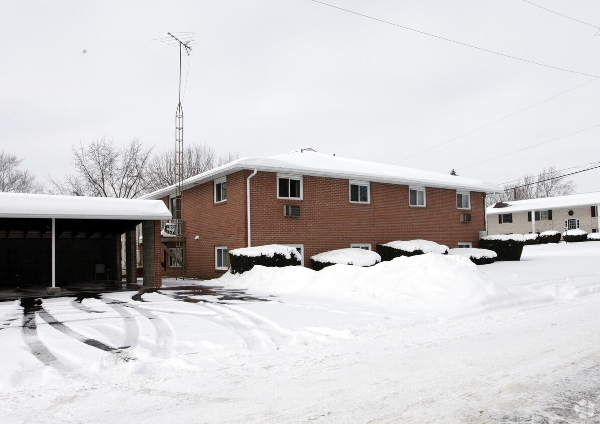 Building Photo - 272 Kennedy St
