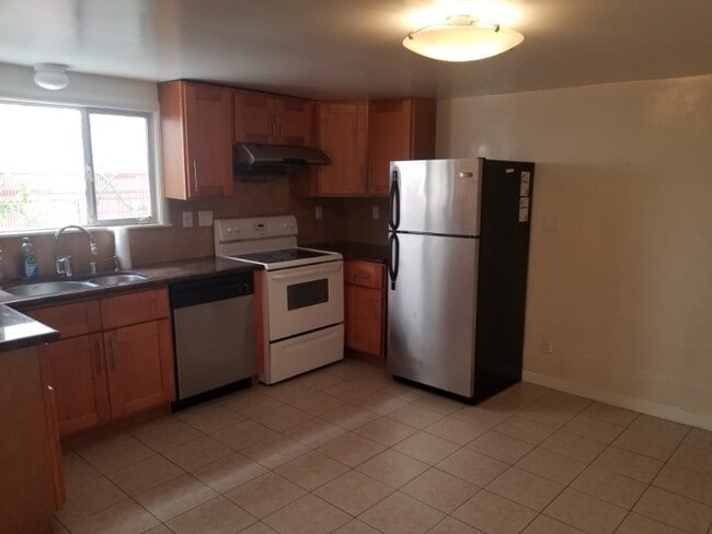 Photo - 906 Central Ave Apartment