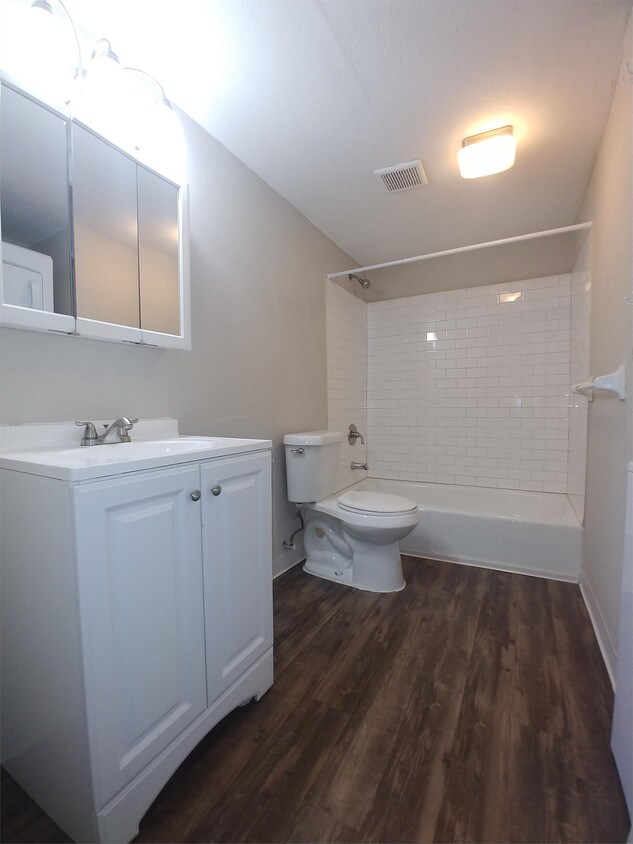Primary Photo - 3403 Campbell St