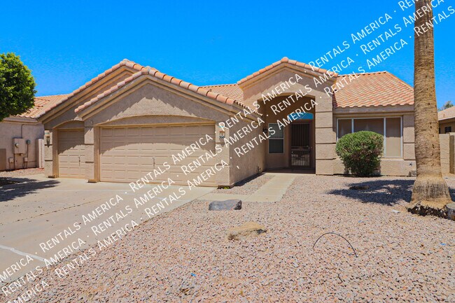 Building Photo - Newly Renovated Gilbert home with heated p...