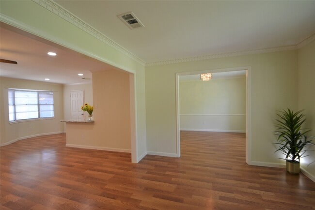 Building Photo - 12711 Westleigh Dr