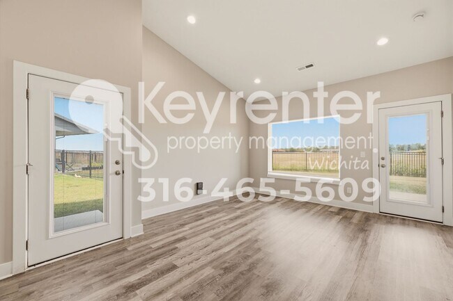 Building Photo - 16221 W Ike Ct