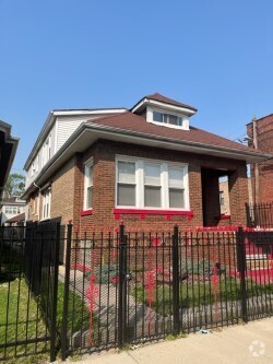 Building Photo - 6716 S Maplewood Ave