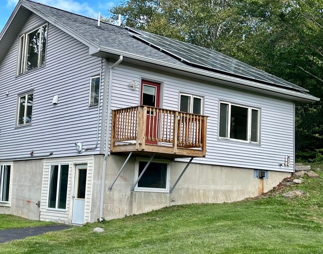 Building Photo - 65 N Wayne Rd