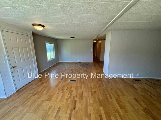 Building Photo - 317 N 200 W