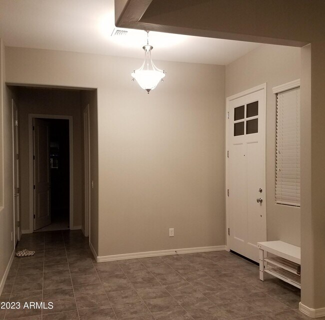 Foto del edificio - 3123 E Bloomfield Pkwy