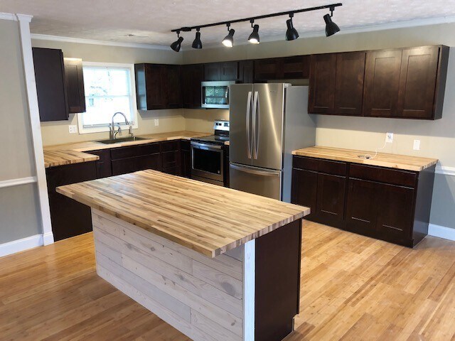 Foto del edificio - Newly Renovated Home on 2 Acres!