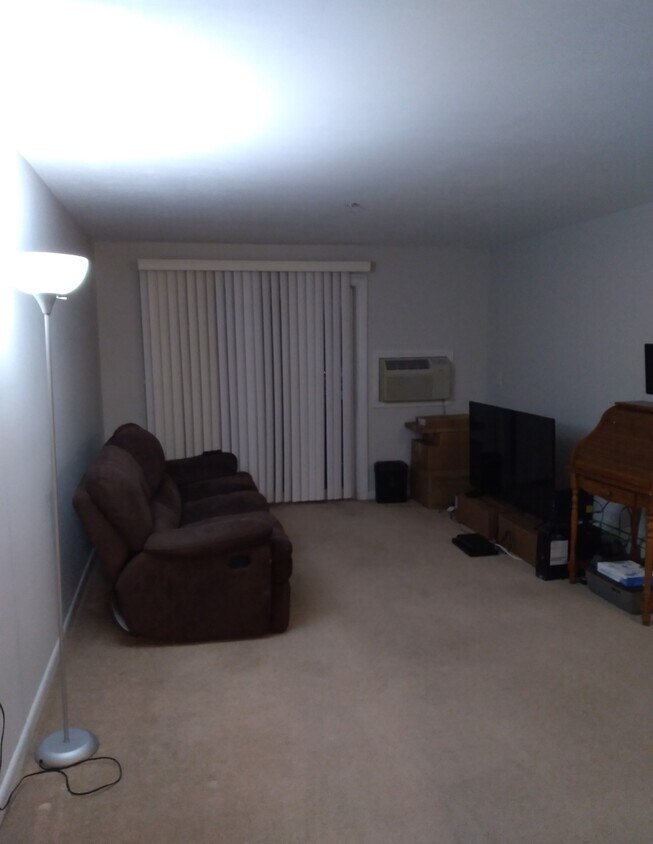 Living room - 16 Woodman Way