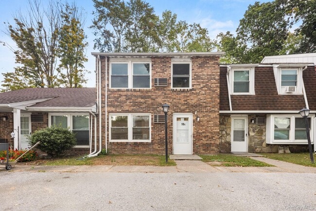 Building Photo - 500 NY-299