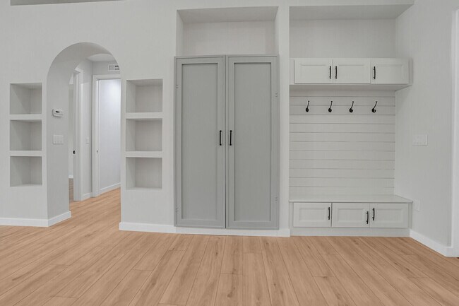 Building Photo - 9420 165th Pl N