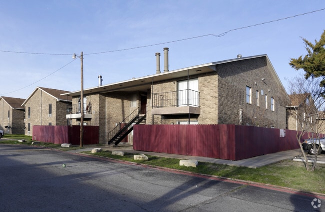 Primary Photo - Woodside Flats