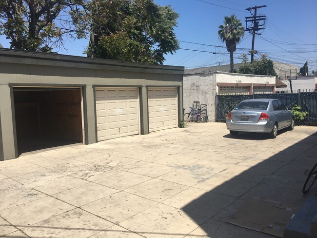 Fotografía del edificio - 1667 S Westmoreland Blvd