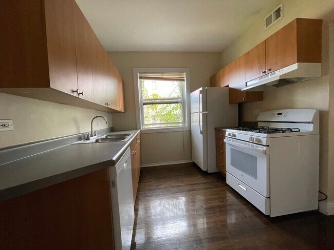 Foto del edificio - 5808 N Winthrop Ave