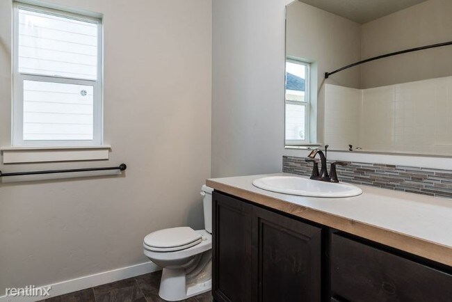 Building Photo - 3 br, 2 bath House - 1433 E Territory Dr